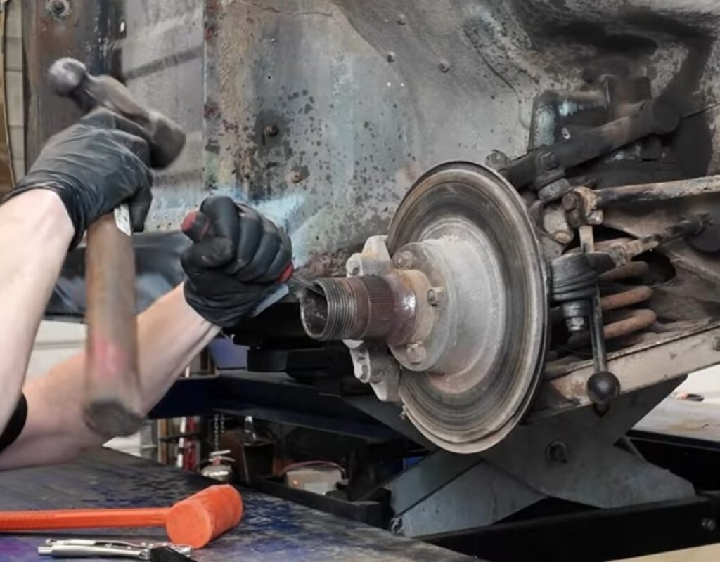 Removing front hub on an MGB GT